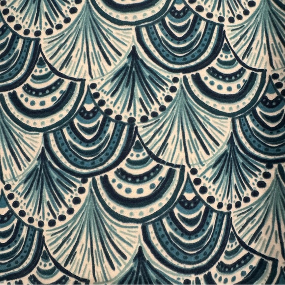 Women’s size Large | LuLaRoe | Tank Top - Picture 4 of 4